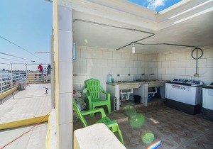1-Bedroom Apartment with 3 Single Beds Near SDQ Airport Fast Wi-Fi & Free Pa in Santo Domingo Este