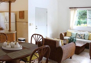2BD guest-friendly villa with private pool in central Sosua, steps from all! in Sosúa