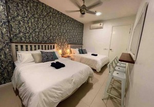 Arcoris Mont Kiara - Huge Balcony for 8 pax 1B1BR - 2 queen and 1 Partition Room Bunk Bed in Kuala Lumpur