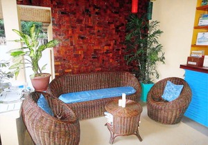 Blue Lagoon Inn & Suites