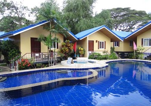 Blue Lagoon Inn & Suites