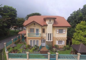 Charming Tagaytay Vacation Home