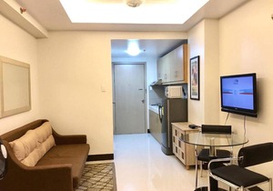 Chic,Clean Unit near AbsCbn @Mplace QC