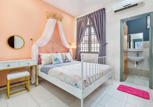Double Storey Deluxe House by DH Bukit Indah