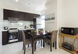 Scenic Corner loft - Greenbelt ❤ of CBD (L11) in Legazpi Village