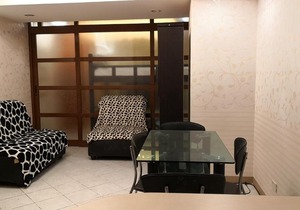 Simple Room for a Convenient Manila Experience