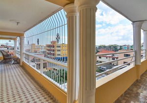 Spacious 2-Bedroom Apartment with 2 Bathrooms Near SDQ Airport Fast Wi-Fi & in Santo Domingo Este