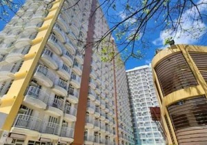 Tagaytay Condo with overlooking