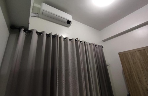 Barangay 76 Apartment | 1 bedroom w/ Balcony, 120mbps internet & Netflix.