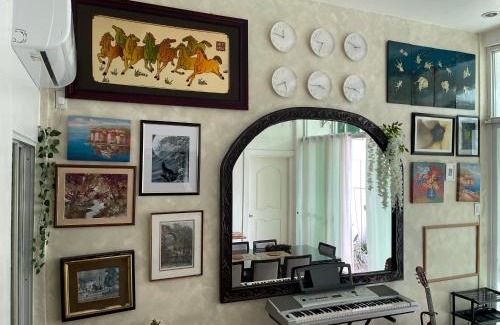 Taguig Apartment | 1-BR spacious lofted apartment near BGC Taguig City (THR105)