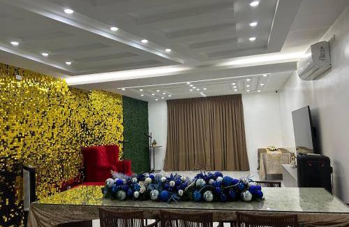 Novaliches Apartment | 100 m² Apartment ∙ 1 bedroom ∙ 20 guests