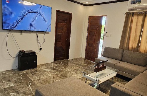 Basey House | 100 m² House ∙ 2 bedrooms ∙ 12 guests