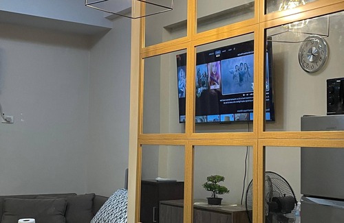 Pasay Apartment | 101 Newport Blvd: SkyBison Aerie - NAIA3 15-min Walking, Netflix, HighSpeed WiFi
