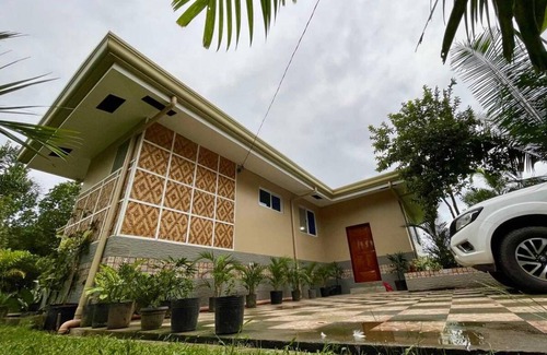 Ormoc House | 130 m² House ∙ 2 bedrooms ∙ 8 guests