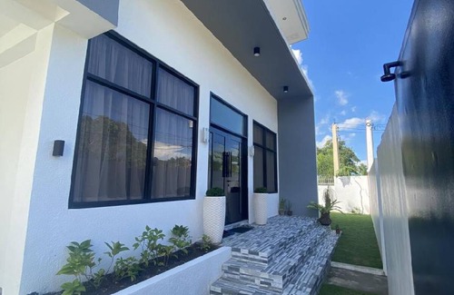 Dumaguete House | 150 m² House ∙ 4 bedrooms ∙ 9 guests