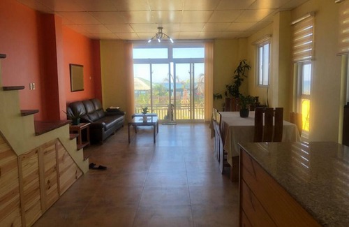 Bacnotan House | 190 m² House ∙ 2 bedrooms ∙ 6 guests