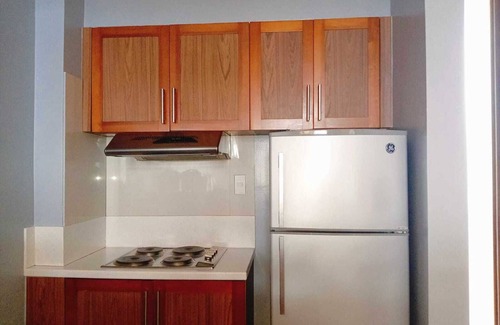 Morong Condo | 2-Bedroom Penthouse Condo Unit in Anvaya Cove Seabreeze Morong with AC, WiFi