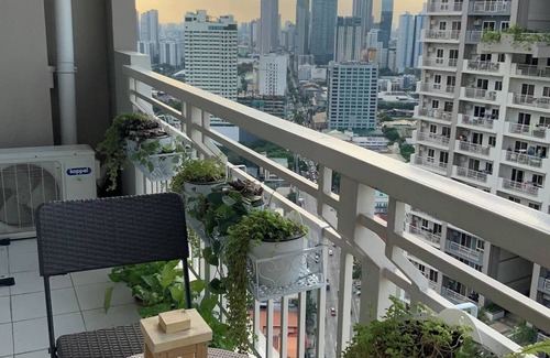 Marikina House | 2-Bedroom Unit in Pasig near BGC , Makati & Ortigas with a Breathtaking View