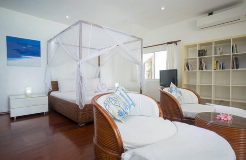 Manoc-Manoc House | 200 m² Bungalow ∙ 4 bedrooms ∙ 8 guests