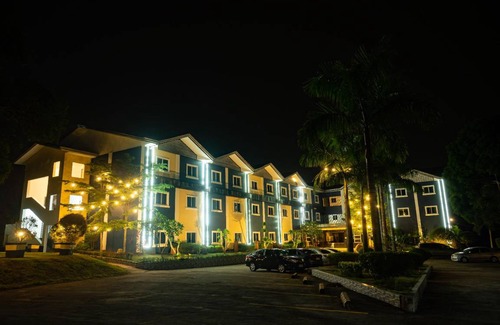 Silang Resort | 200 m² Resort ∙ 4 bedrooms ∙ 8 guests
