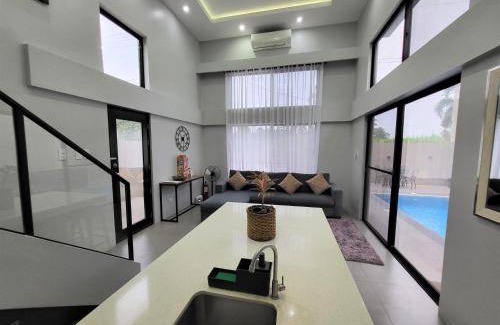 Angeles City House | 204 m² House ∙ 3 bedrooms ∙ 8 guests