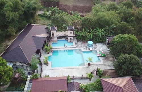 Bauang Resort | 220 m² Resort ∙ 27 guests