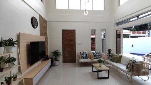 Alabang Villa | 247 m² Villa ∙ 3 bedrooms ∙ 14 guests