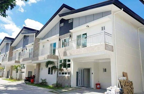 Clark Freeport Villa | 250 m² Villa ∙ 5 bedrooms ∙ 16 guests