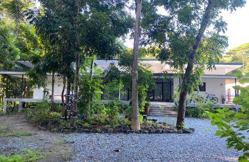 Bacnotan Bed & Breakfast | 26 m² Bed and breakfast ∙ 4 guests