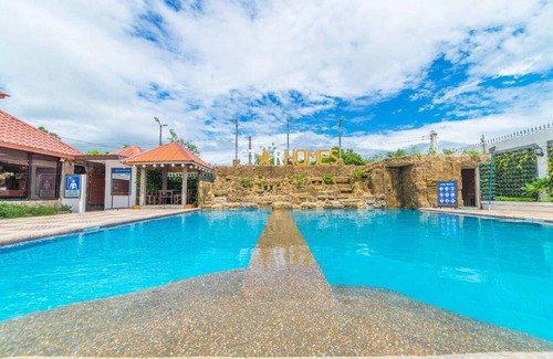 Tarlac Hotel | 30 m² Hotel ∙ 8 guests