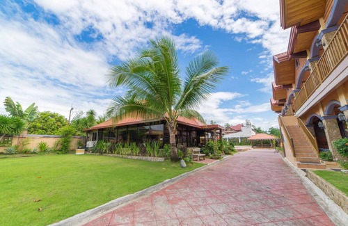 Tarlac Hotel | 30 m² Hotel ∙ 8 guests