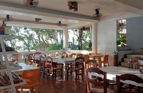 Pagudpud Hotel | 32 m² Hotel ∙ 12 guests