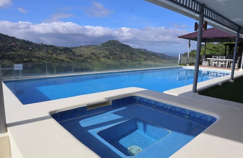 Cebu Resort | 40 m² Resort ∙ 4 bedrooms ∙ 16 guests