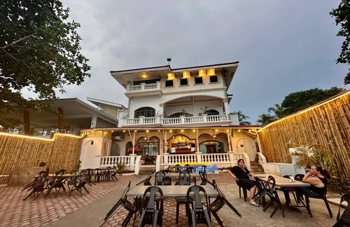 Dauin Resort | 40 m² Resort ∙ 6 guests