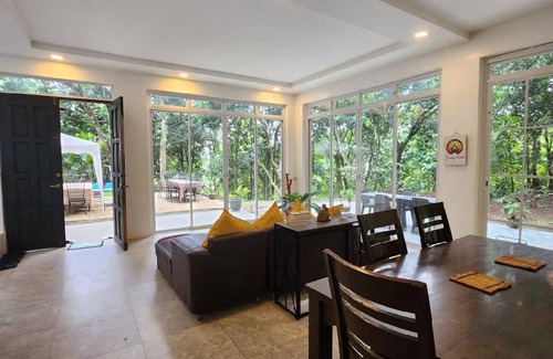 Antipolo House | 400 m² House ∙ 2 bedrooms ∙ 22 guests