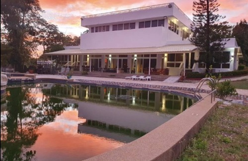 Manoc-Manoc House | 400 m² House ∙ 4 bedrooms ∙ 13 guests