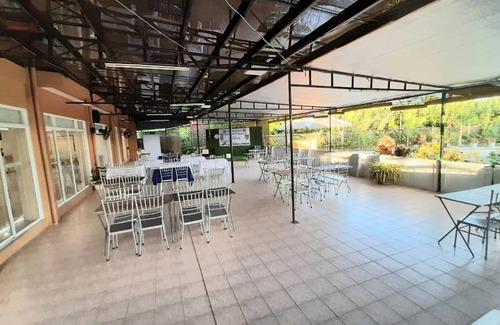 Roxas City Hotel | 41 m² Hotel ∙ 6 guests