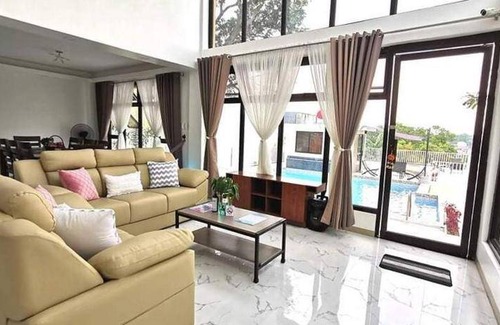 Antipolo Villa | 50 m² Villa ∙ 4 bedrooms ∙ 16 guests