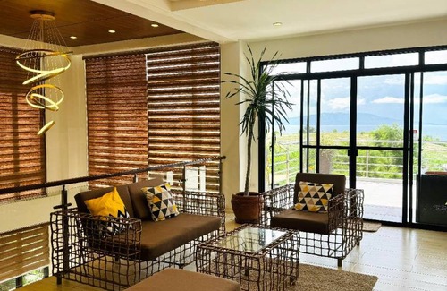 Puerto Galera Villa | 500 m² Villa ∙ 4 bedrooms ∙ 8 guests