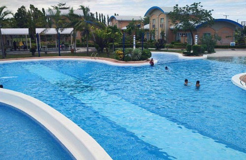 Cabanatuan Resort | 60 m² Resort ∙ 2 guests
