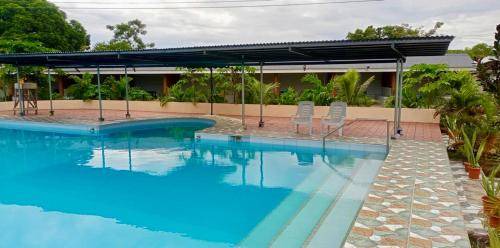 Daanbantayan Hotel | 62 m² Hotel ∙ 2 bedrooms ∙ 6 guests