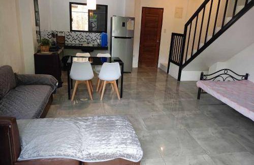 Roxas City House | 80 m² House ∙ 2 bedrooms ∙ 15 guests