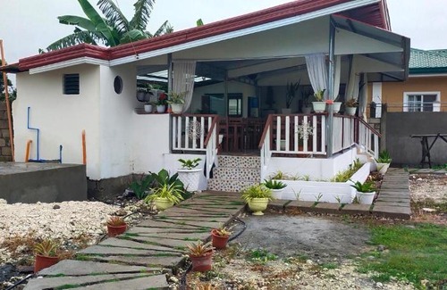 Moalboal Hostel | ALTHEA BIRDS NEST INN
