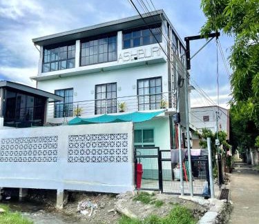 Bauang Hostel | ASHBURN'S TRANSIENT Bauang La Union - BARKADA ROOM, LIMITED PARKING, SELF CHECK-IN, SELF SERVICE