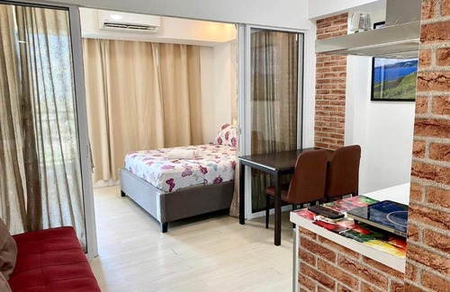 Paranaque Apartment | AZURE STAYCATION BY IAN
