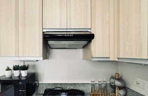 Mandurriao Apartment | Barkada Getaway Near Esplanade