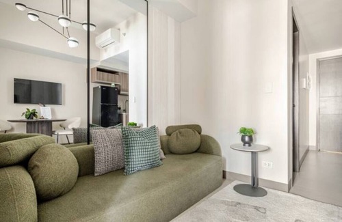 Taguig Condo | BGC New Minimalist 1BR with balcony | Pets Allowed