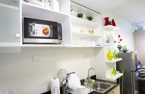 Taguig Apartment | Blowing in the Wind Taal Lake View - 1 Bedroom Apartment with Balcony