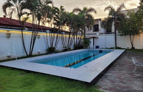 Angeles City Villa | Book 1 take 2 villas - Jay's villa 1 Timog