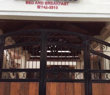 Legazpi Bed & Breakfast | Casa Roces
